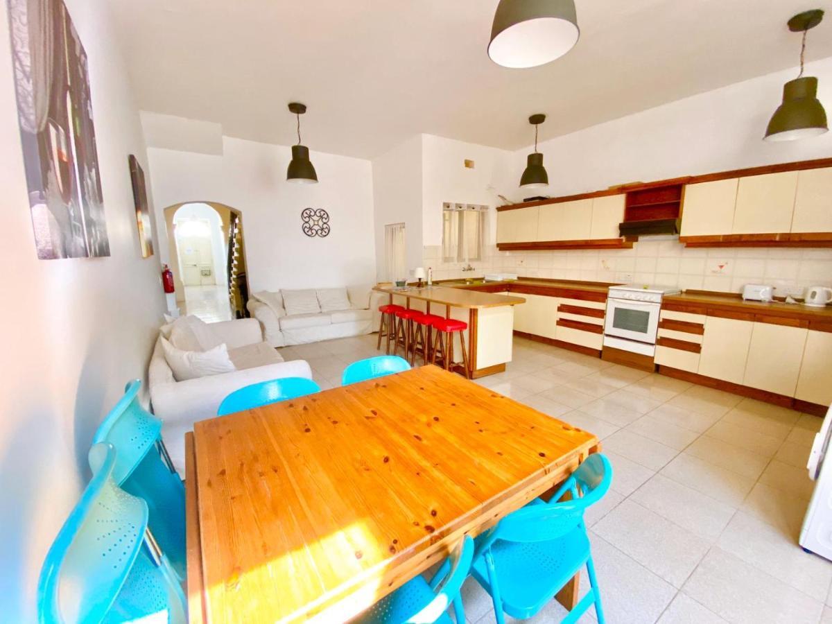 Butts Inn Annex Dormitory Hostel Ghajn il-Kbira  Екстериор снимка