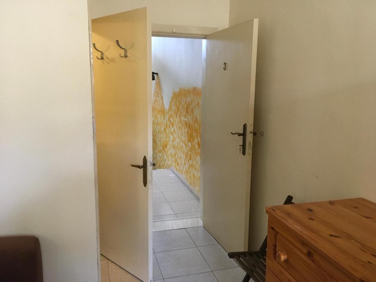 Butts Inn Annex Dormitory Hostel Ghajn il-Kbira  Екстериор снимка